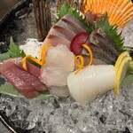 郷土料理かどや 大街道店 - 刺身五種盛り