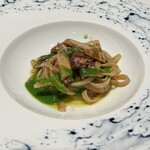 Ristorante Ecru - ホタルイカ、白子筍、行者ニンニクのペースト、ホタルイカの肝のソース