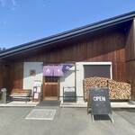 肉そば 舞鶴 - 洒落た外観