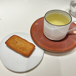 Ristorante Ecru - フィナンシェとレモングラスティー