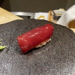 鮨おこめ - 赤身のヅケ。