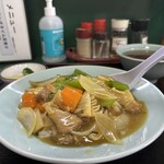 古城村 - 料理写真:咖哩肉飯（中華風カレー丼）」
