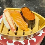 回転寿司 旬花 - 北海3貫盛（本いくら•ずわいがに・生サーモン）