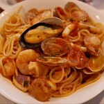 ズッカ - 魚介類のスパゲティトマト風味