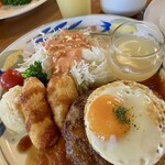 ハーベスト - ハンバーグとクリームコロッケ　ポテサラとりんごゼリー付きです♪