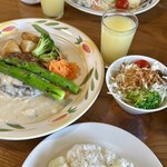 ハーベスト - アスパラハンバーグ　クリームソース添え