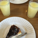 ハーベスト - りんごのバスクチーズケーキ