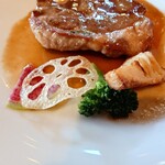 こぶたの家 - 付け添えは
レンコンの素揚げ、蕪の生スライス
ブロッコリー、筍となる