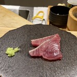 鮨おこめ - 炙りカツオ。