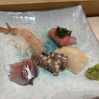 すし蔵 - 刺し盛り（ニシン、シャコ、帆立、牡丹海老、鮪）