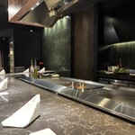 鉄板焼 雅 - 店内