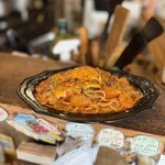 ナナイロパスタ - 特製チーズナポリタン 1,380円 ＋ 大盛り 300円 ＋トッピング全部乗せ 400円 ＝ 2,080円。