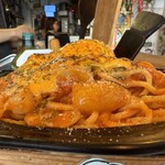 ナナイロパスタ - 特製チーズナポリタン 1,380円 ＋ 大盛り 300円 ＋トッピング全部乗せ 400円 ＝ 2,080円。