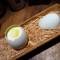 yokoyama - アミューズ。とろりのピータン豆腐！下にホタルイカ
                
                
