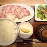 焼肉 しんうち 神楽坂 - 黒毛和牛タンシタ