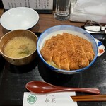 かつ丼 桜花 - カツ丼「上」はロース肉220g ^ ^