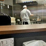 かつ丼 桜花 - 着席位置から厨房を