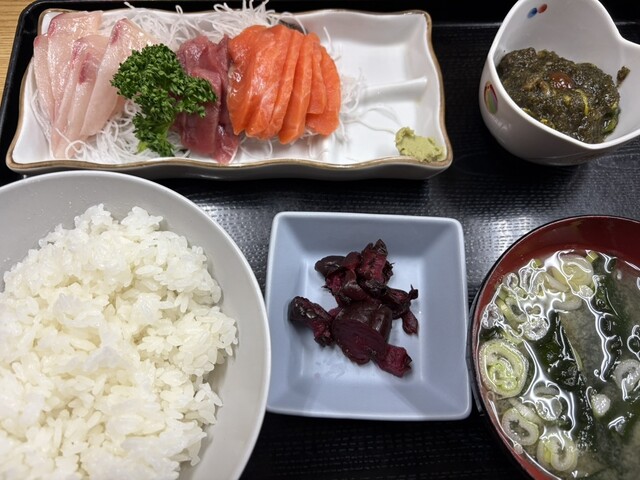 市場食堂（いちばしょくどう） - 青森（海鮮丼）の写真