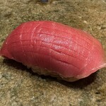 神田錦町 鮨たか晴 - マグロ中トロ（塩釜）