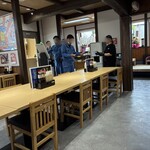 釣りよかでしょう。×ますよね 海鮮丼屋 - 男性グループが入ってきた
平日の12時前