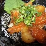 釣りよかでしょう。×ますよね 海鮮丼屋 - 3種の切り身は胡麻だれ