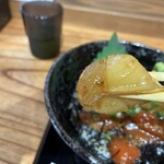 釣りよかでしょう。×ますよね 海鮮丼屋 - ホタテ