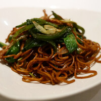中国飯店 富麗華 - 特製 富麗華式オイスターソース焼きそば  ¥2,310