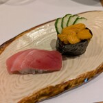 鮨酒肴 天すし - 中トロ、ウニ