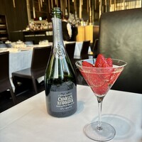 THE COSMOPOLITAN GRILL BAR TERRACE - 