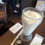 星乃珈琲店 CeeU Yokohama店 - ガムシロッブとアイスミルクです。