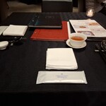 スーツァン・レストラン陳 - テーブル席です。