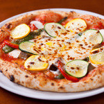 パンドーゾカフェ - 季節の野菜のピザ「オルトラーナ」