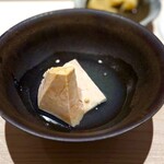 鮨 西崎 - 相変わらず、世界一美味しいあん肝。
      クドくないし、舌触り最高だし、絶妙に美味しい。