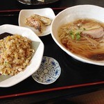 ラーメン半チャーハンセット　塩ラーメン大盛　餃子　2014年8月