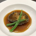 中国料理 豪華 - 鮑のオイスターソース煮込み