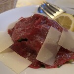 トラットリア ラ・テスタドゥーラ - 生肉食べまくってるので、特別どうとは思いませんでしたが、サラッとこう言うメニューが沢山の中の一つとして扱ってるのが素敵なお店の印よね。(ちなみに私トキソプラズマには感染しておりませんw)