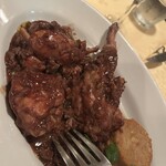 トラットリア ラ・テスタドゥーラ - もも、背肉、アバラと一通り部位が入ってます