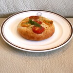 Riz Karuizawa - 포카치아 빨간색과 노란색 토마토, 바질