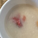 木曽川商店 - 甘酒には桜の花が浮かんでいました