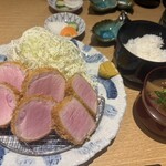 ぶた いながき - 特上ヒレカツ定食。お肉の旨みは強いのに、くどさを感じない完璧なとんかつです