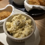 銀座で生牡蠣が美味しい専門店 牡蠣Bar - 牡蠣フリャイとタルタルならぬ玉子サラダ