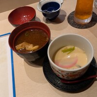 築地 孫右衛門 ミント神戸店 - 茶碗蒸しと赤だし