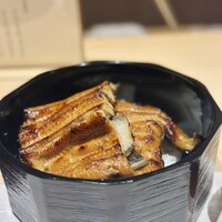 煮鰻の蒲焼丼　椿（1尾）