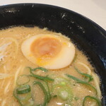 はま寿司 - 味玉1/2