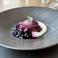 アルティザン ドゥ ラ トリュフ パリ - 本日のデザート　ブルーベリーのムースにヨーグルトソース
