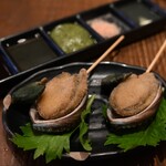 串揚げとワイン はち - 鮑の串揚げ