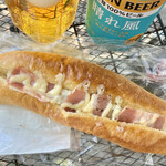 サミットストア - 料理写真:「ジャーマンポテトドッグ」198円也＋税。キリンビール「晴れ風」500ml缶。255円也＋税。