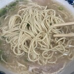 らーめん八 - 長浜ラーメンのように細い