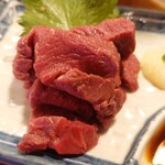 ます家 - 馬ぶつ刺し