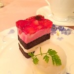 ハイランドリゾート アゲイン - イチゴとブルーベリーショートケーキ